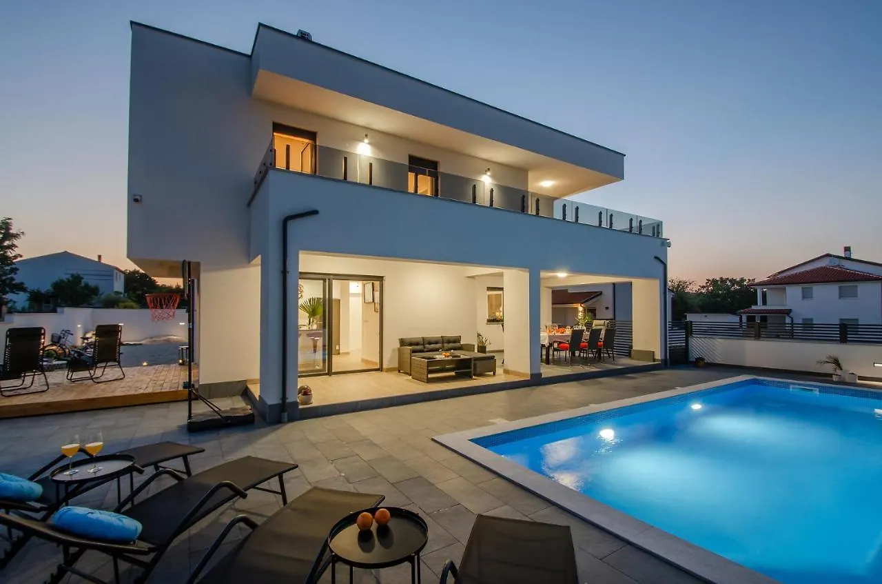 Villa Anna Barbariga, New 2022 Luxurious Villa With Private Pool! Croatia