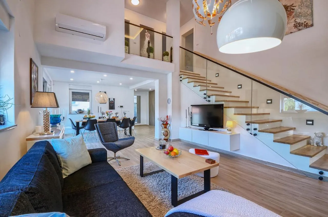 Villa Anna Barbariga, New 2022 Luxurious Villa With Private Pool!