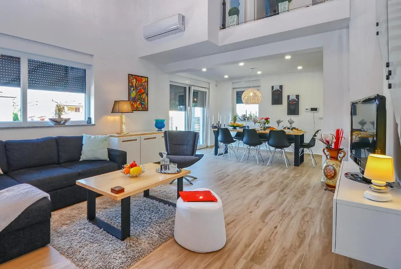 Villa Anna Barbariga, New 2022 Luxurious Villa With Private Pool!