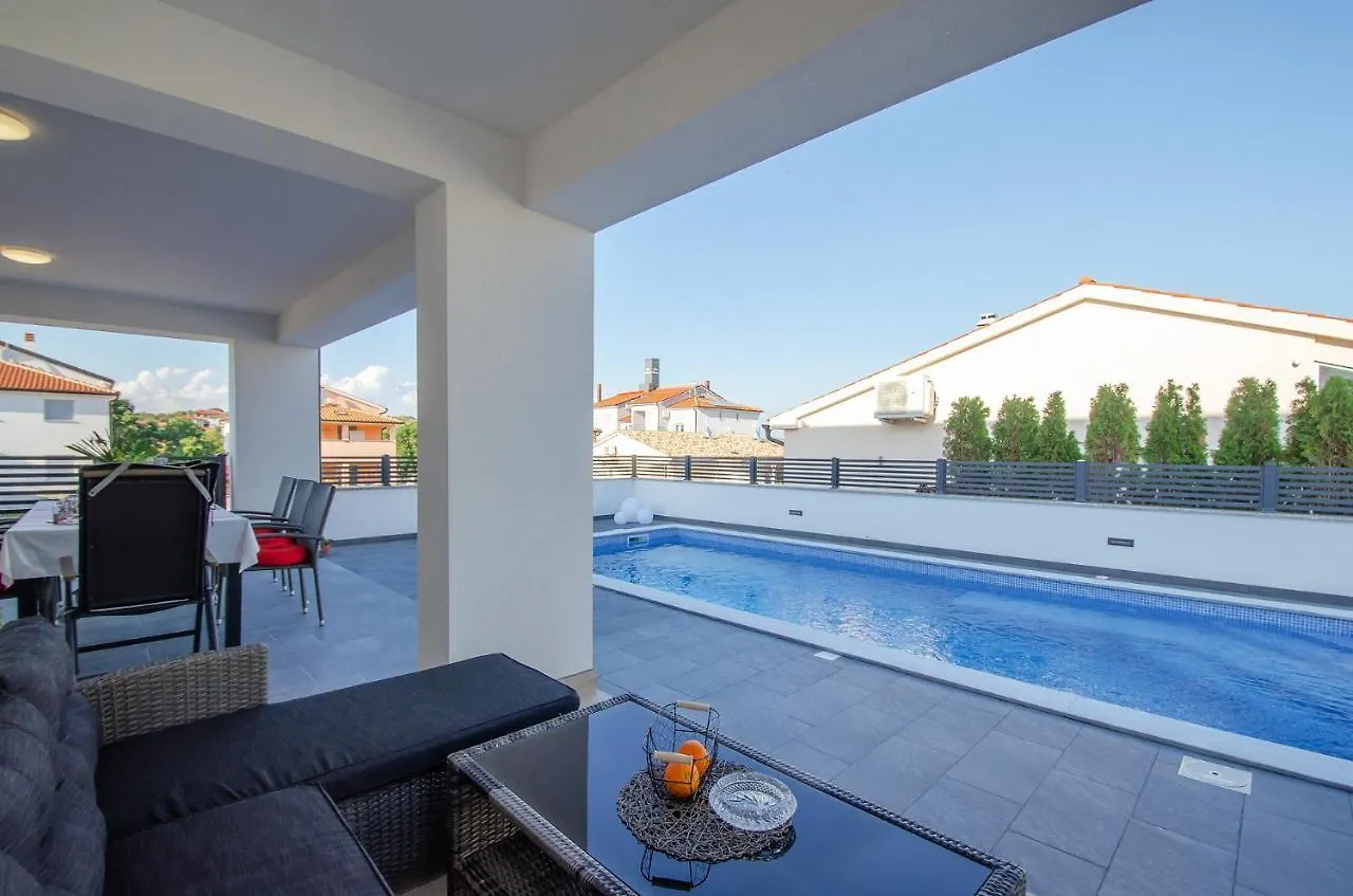 Villa Anna Barbariga, New 2022 Luxurious Villa With Private Pool!