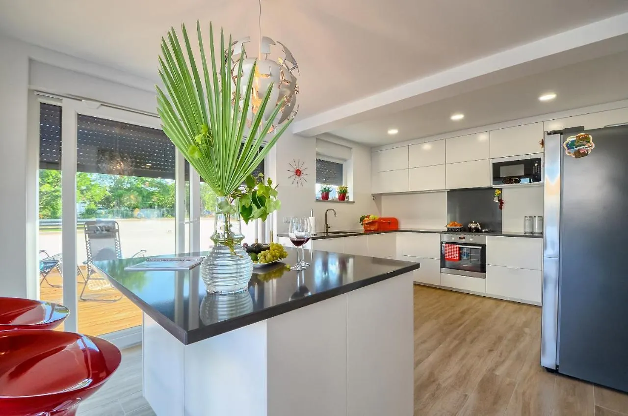 Villa Anna Barbariga, New 2022 Luxurious Villa With Private Pool!